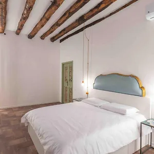 Calderai 82 1 E 2 , Palermo Italy